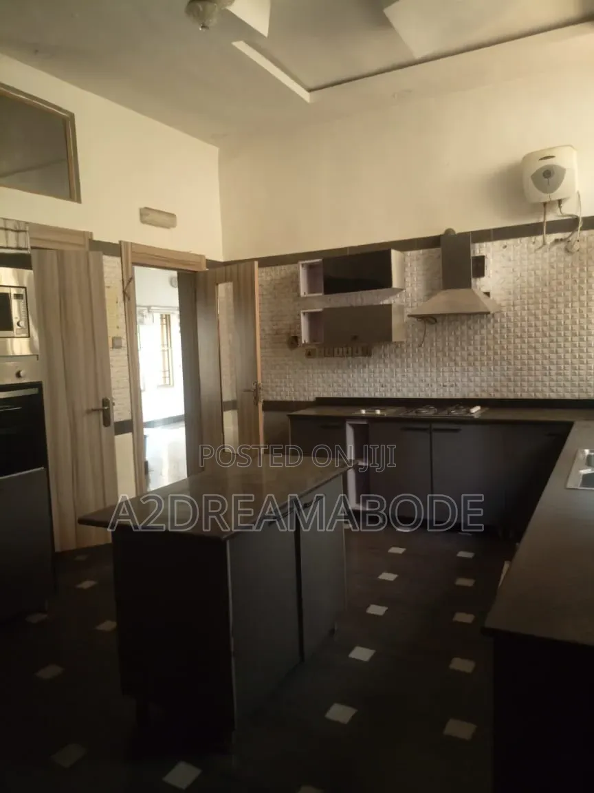 4bdrm Duplex in Magodo Phase 2 for rent in GRA Phase 2 Shangisha