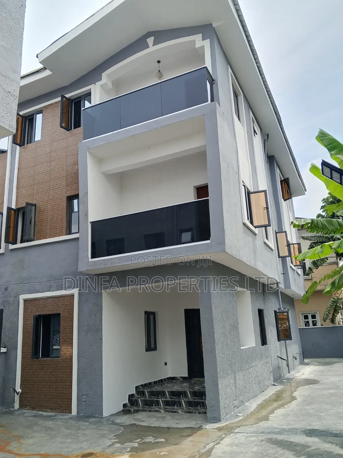 4bdrm Duplex in Chevron Drive for rent in Chevron