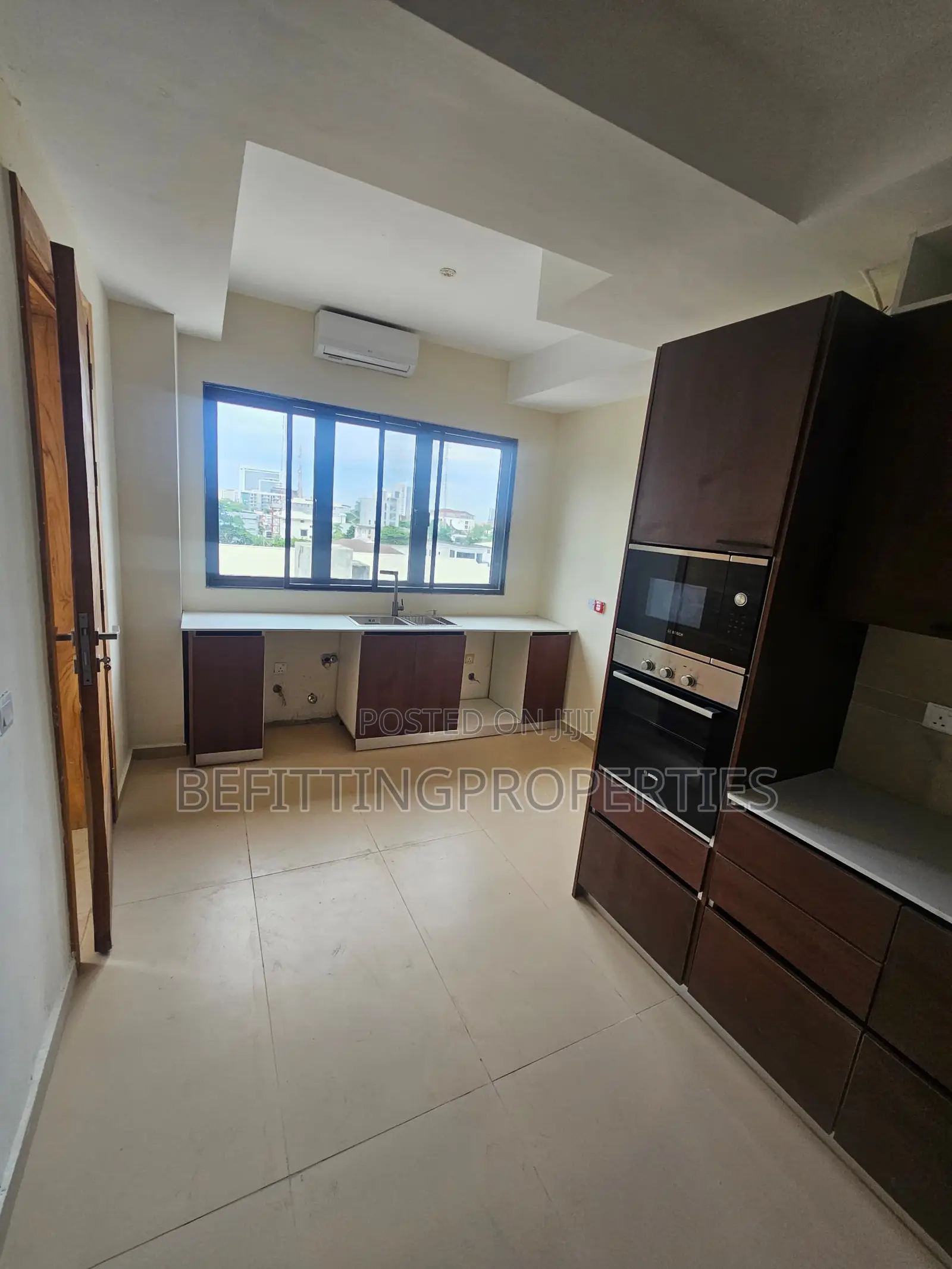 3bdrm Apartment in Victoria Island for sale in Victoria Island