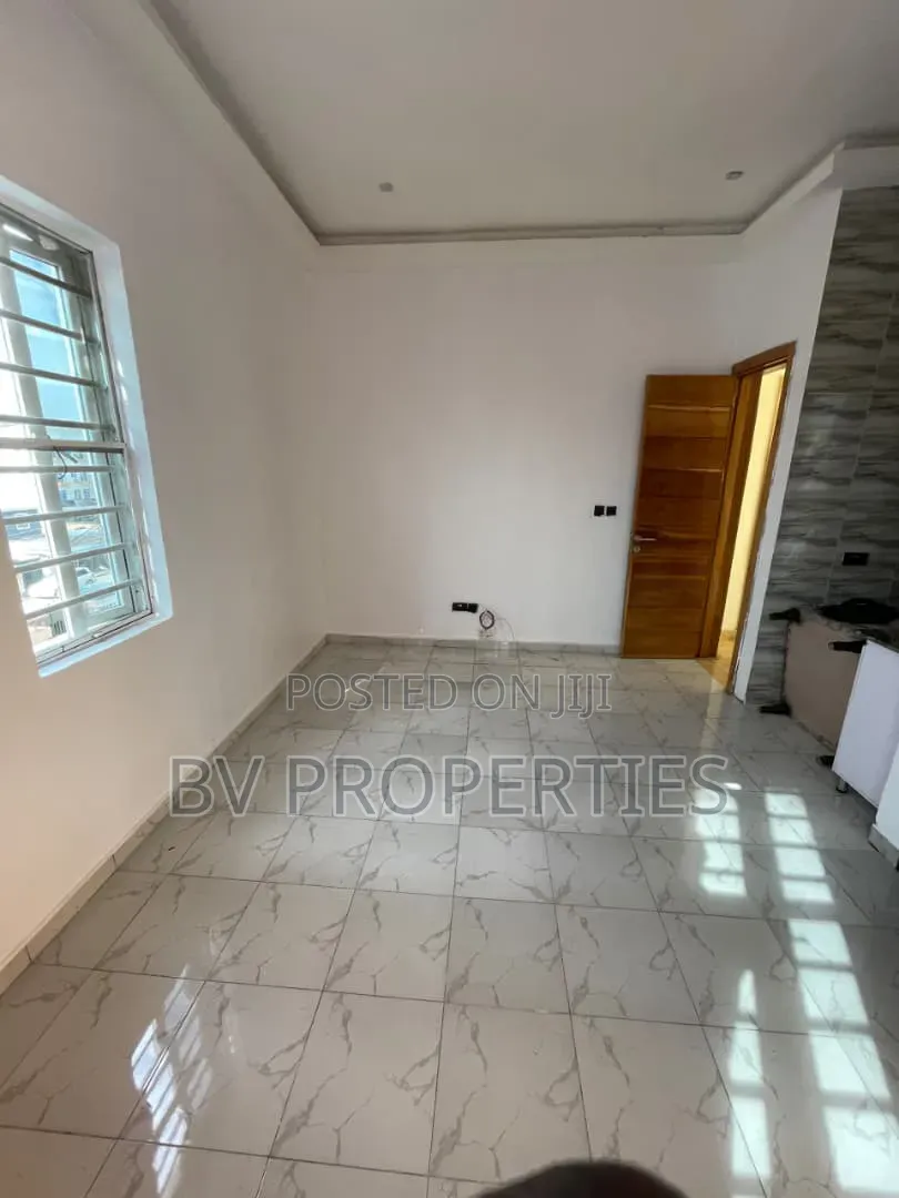 Studio Apartment in Off Alpha Beach, Eti for rent in Lekki Phase 2