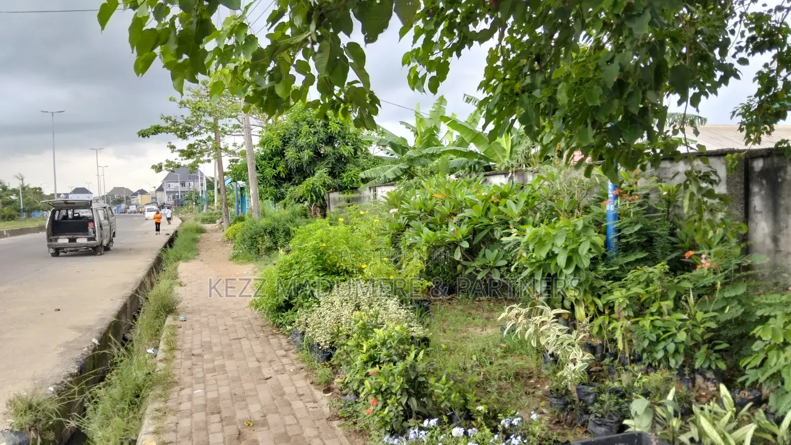 For Sale : Cofo Cornerpiece 4 Plots at Bank Road, Umuahia Abia State in Umuahia