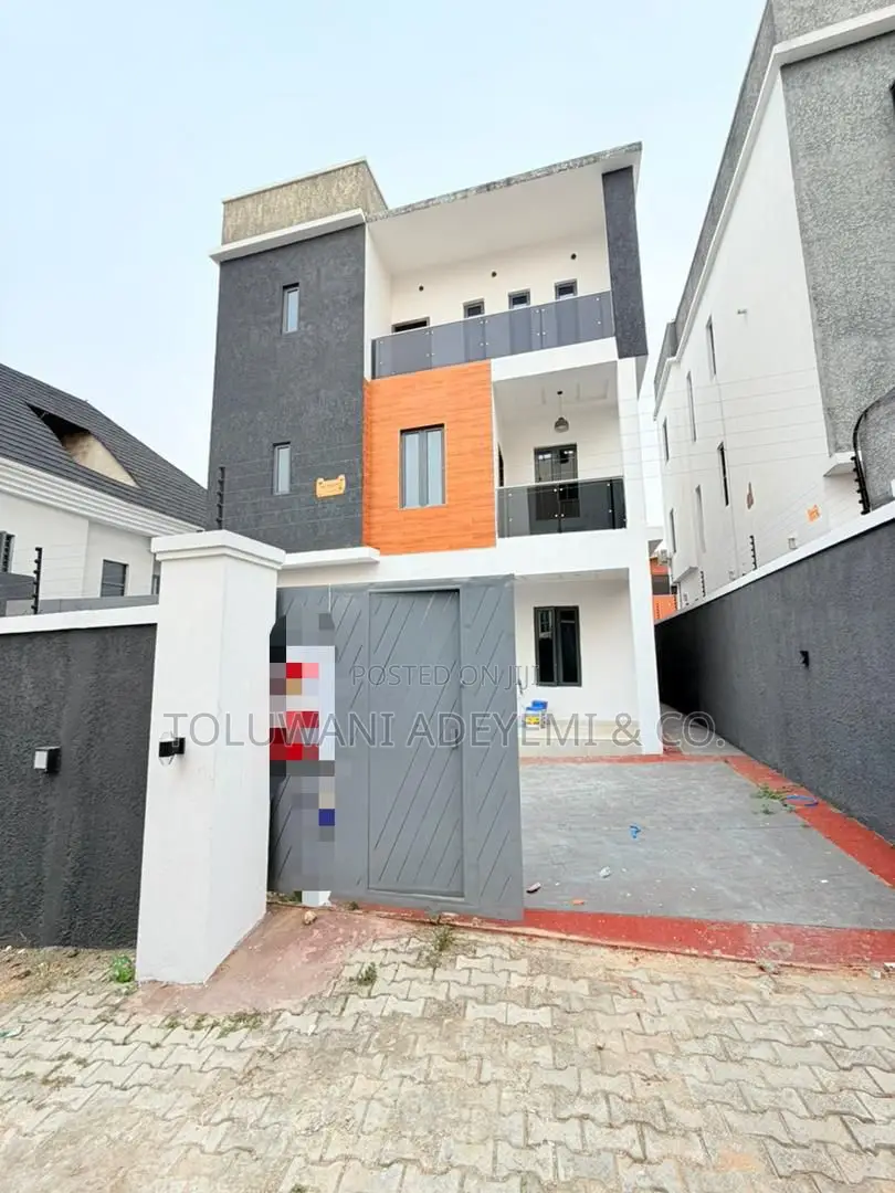 5bdrm House in Magodo, GRA Phase 2 Shangisha for sale in GRA Phase 2 Shangisha