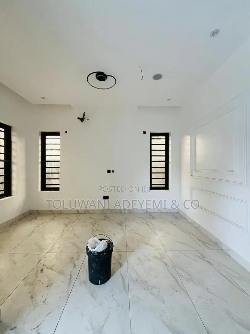 4bdrm House in Omole Phase1 Ikeja for sale in Omole Phase 1