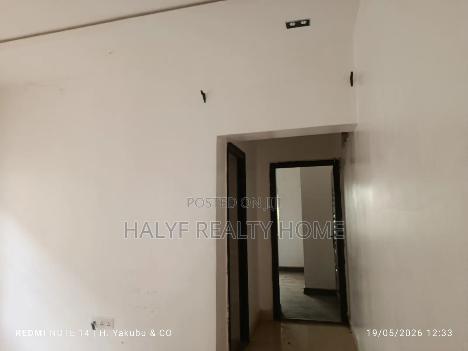 1bdrm Room & Parlour in After Berger Clinic for rent in Life Camp