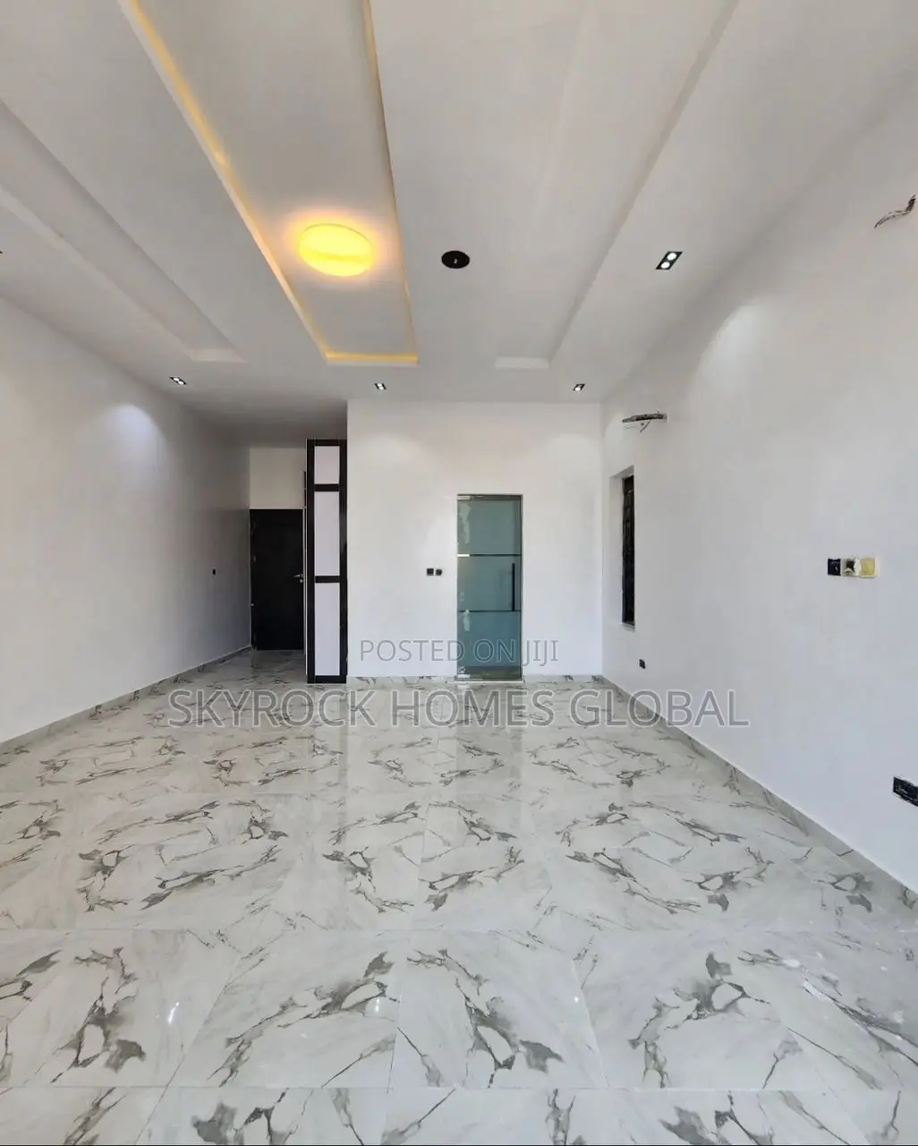 4bdrm Duplex in Chevron for sale in Chevron