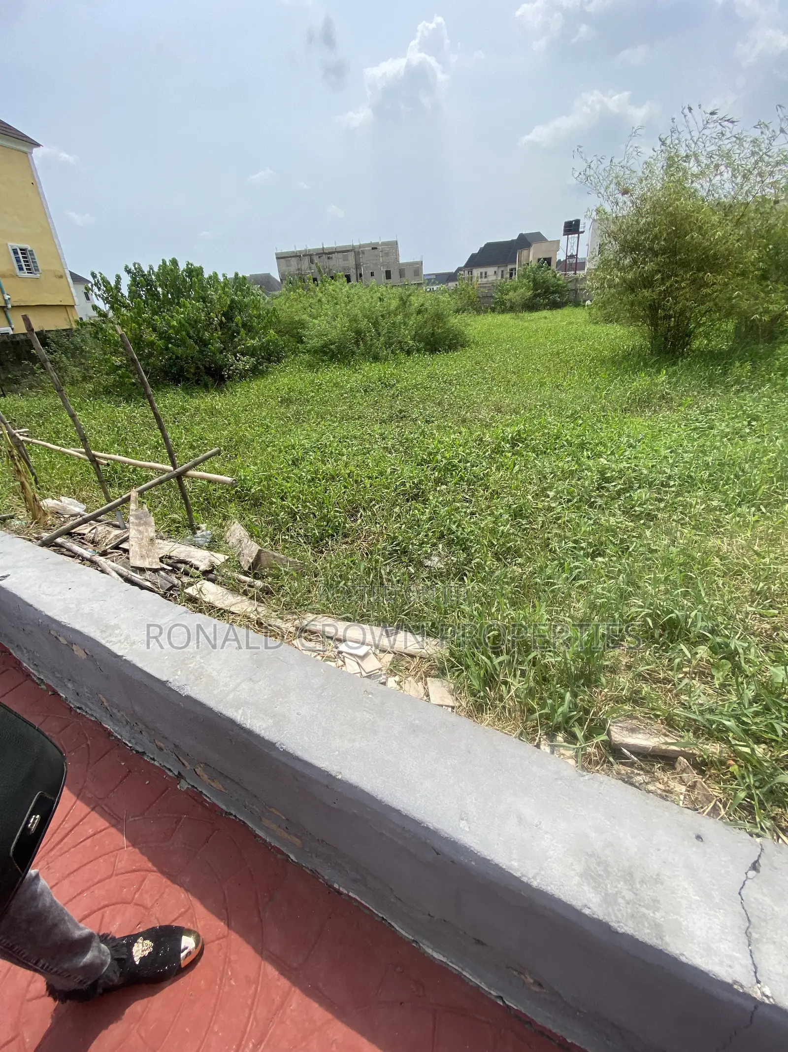 5 Plots of Land With in Bucknor