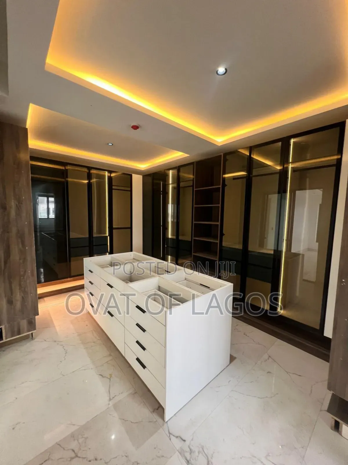 6bdrm Duplex in Banana Island for sale in Banana Island