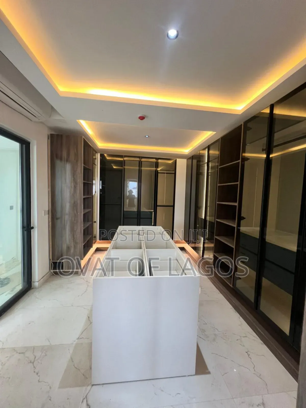 6bdrm Duplex in Banana Island for sale in Banana Island