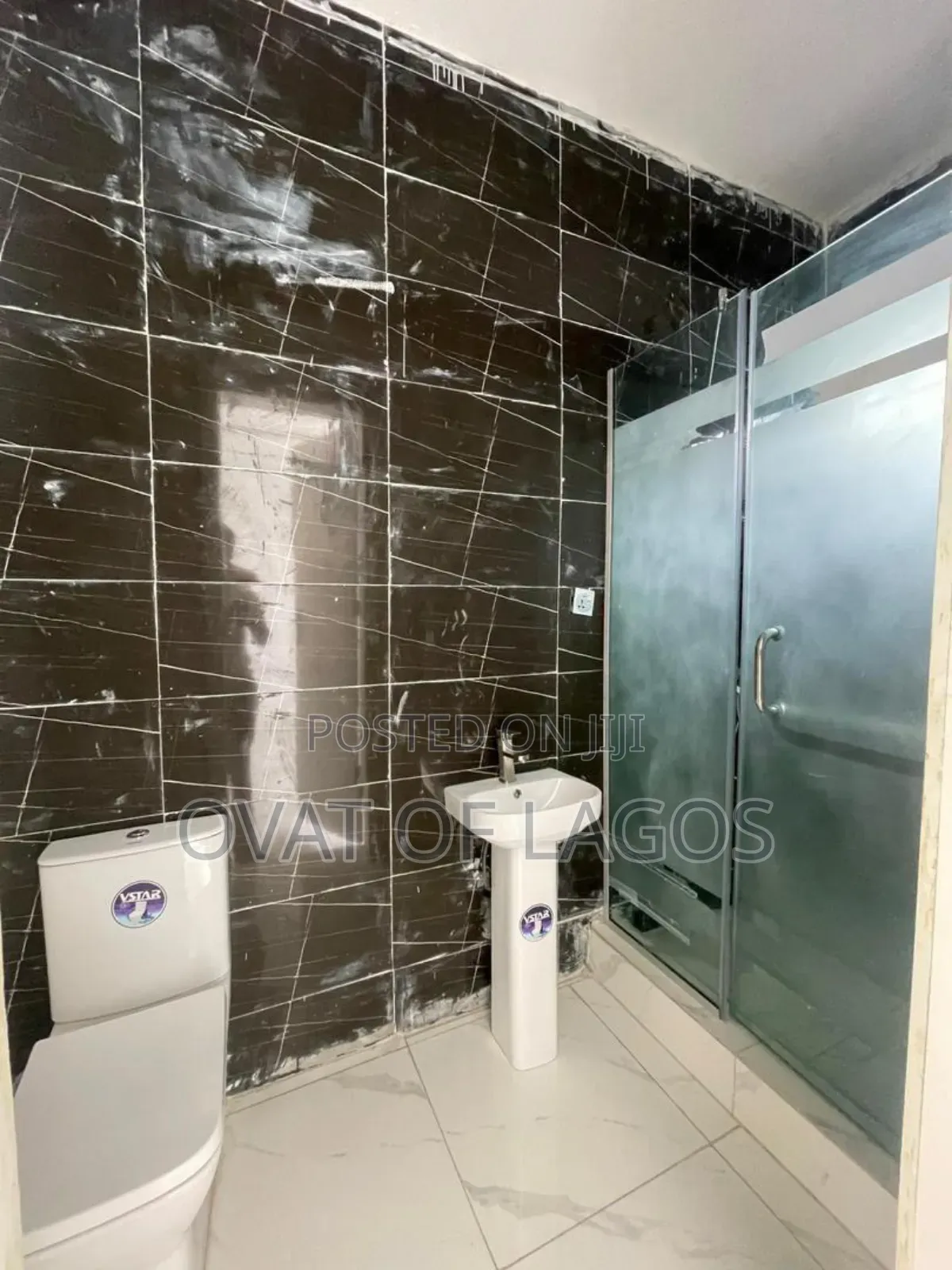 3bdrm Duplex in Ikota Villa Estate for rent in Ikota