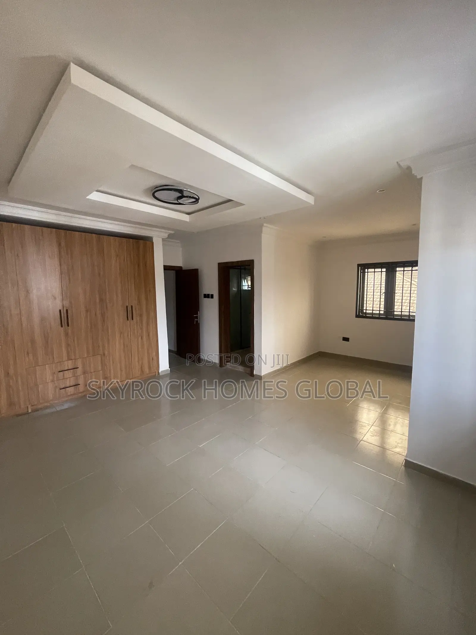 4bdrm Duplex in Chevron for rent in Chevron
