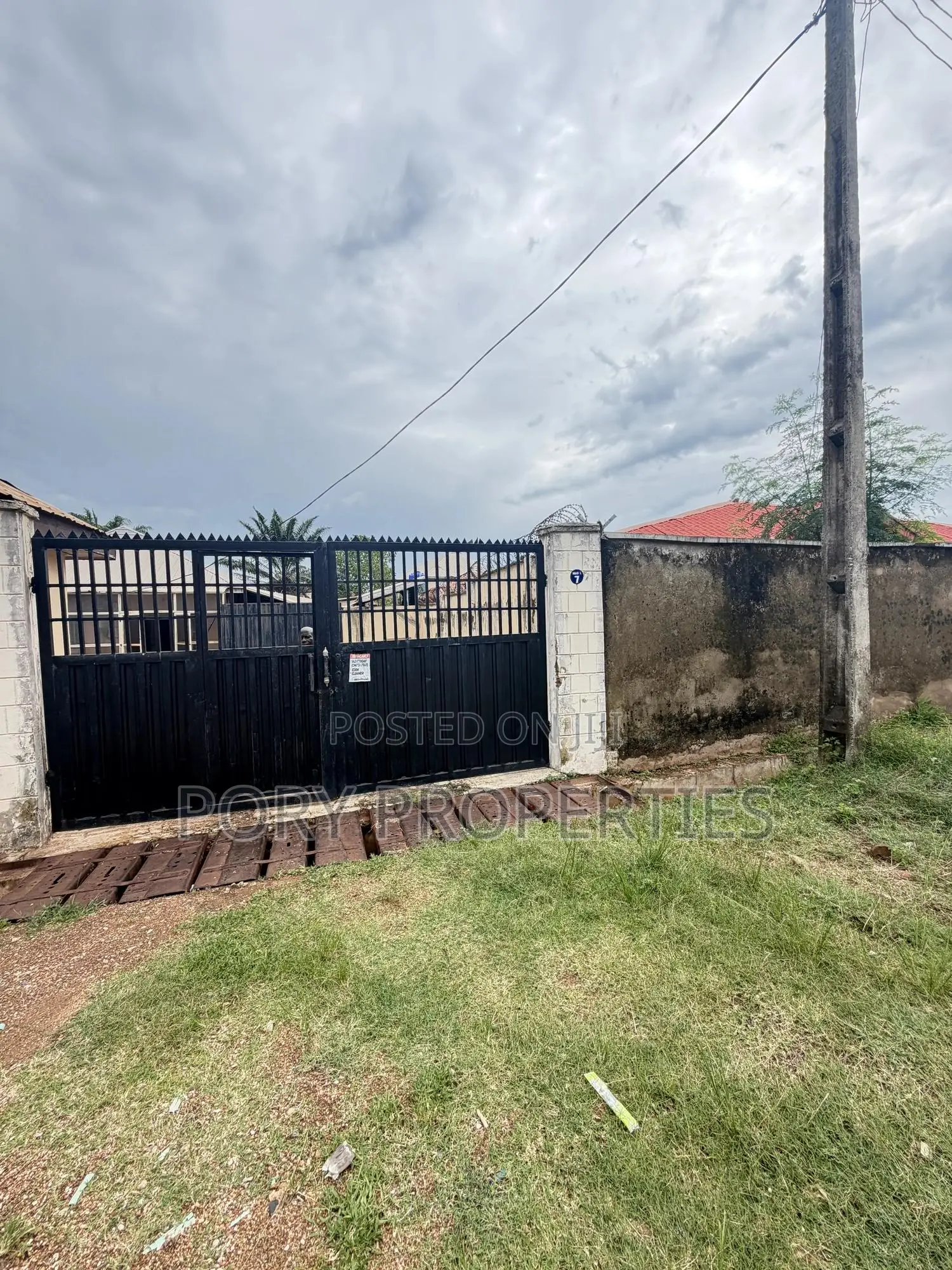 Pure Water Factory on a Plot of Land for Sale in Ologuneru