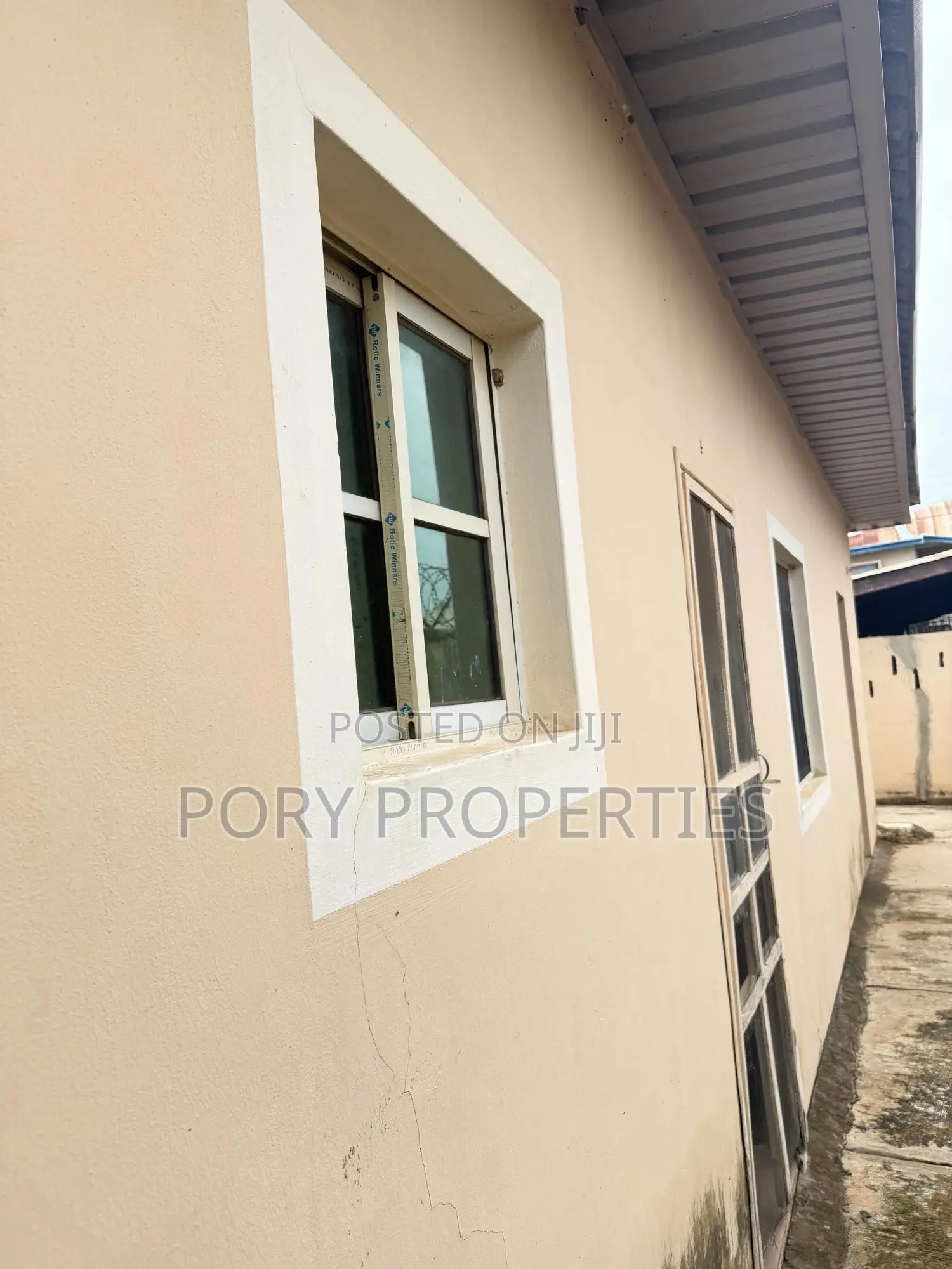 Pure Water Factory on a Plot of Land for Sale in Ologuneru