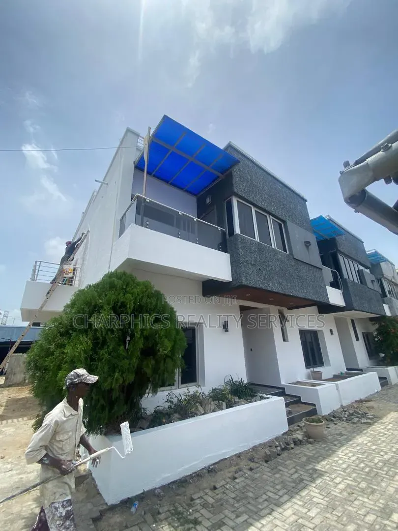 4bdrm Duplex in Lekki Phase 1 for rent in Lekki Phase 1