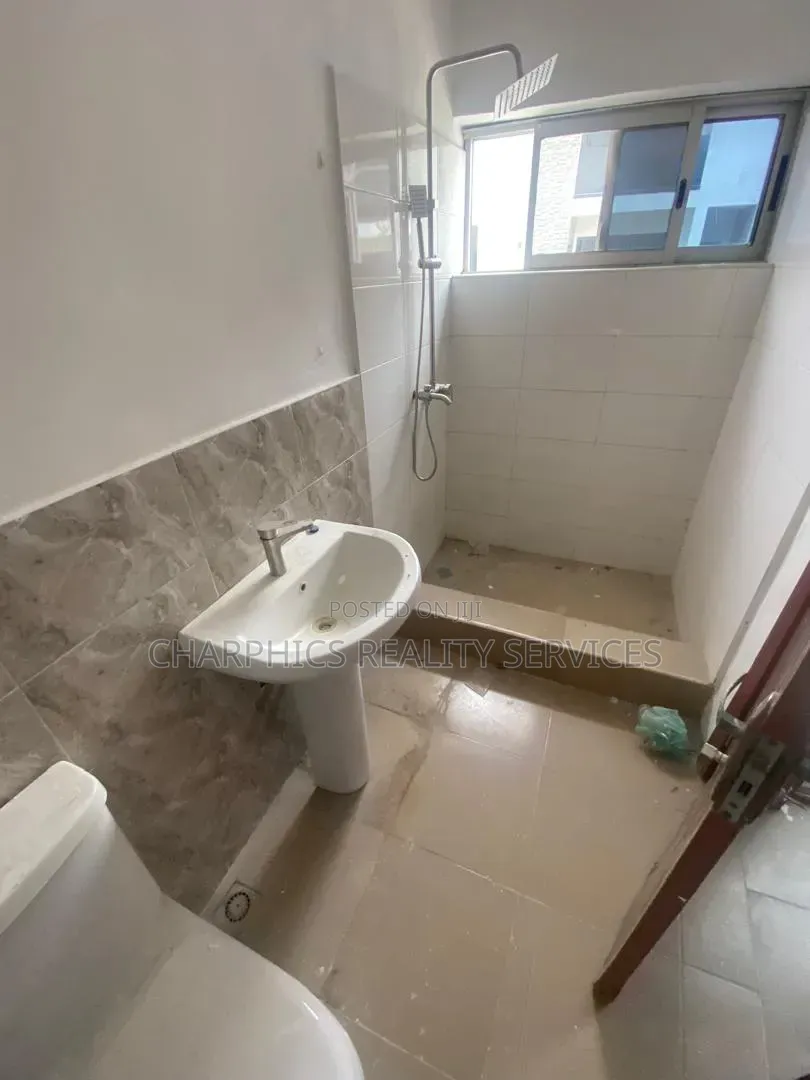 4bdrm Duplex in Lekki Phase 1 for rent in Lekki Phase 1