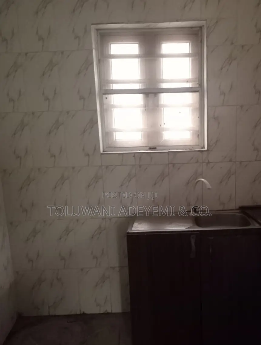 3bdrm Apartment in Ebute Metta for rent in Ebute Metta