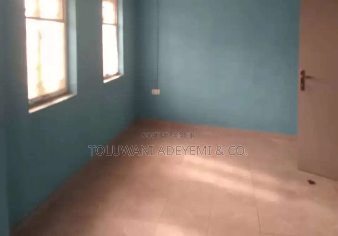 3bdrm Apartment in Ebute Metta for rent in Ebute Metta
