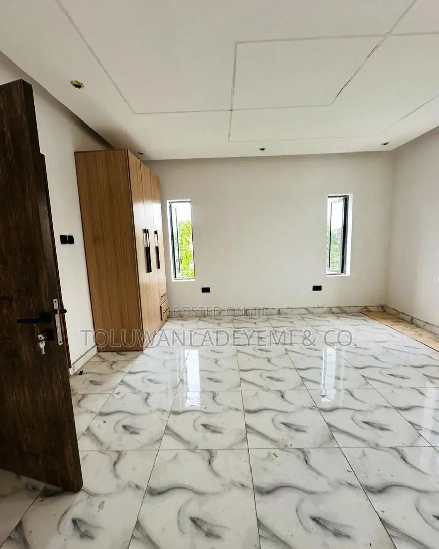4bdrm Townhouse/Terrace In Adeniyi Jones Ikeja For Sale in Adeniyi Jones