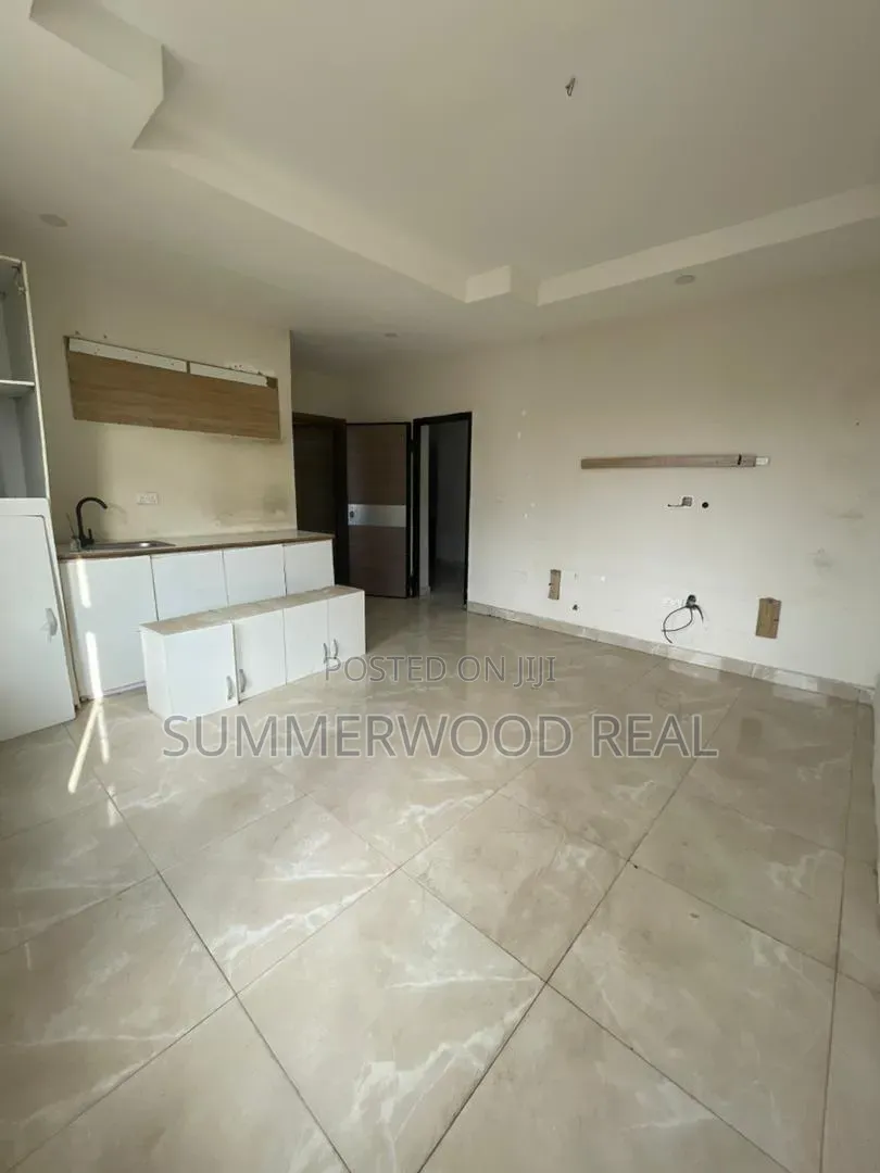 Mini Flat in Chevron for rent in Chevron