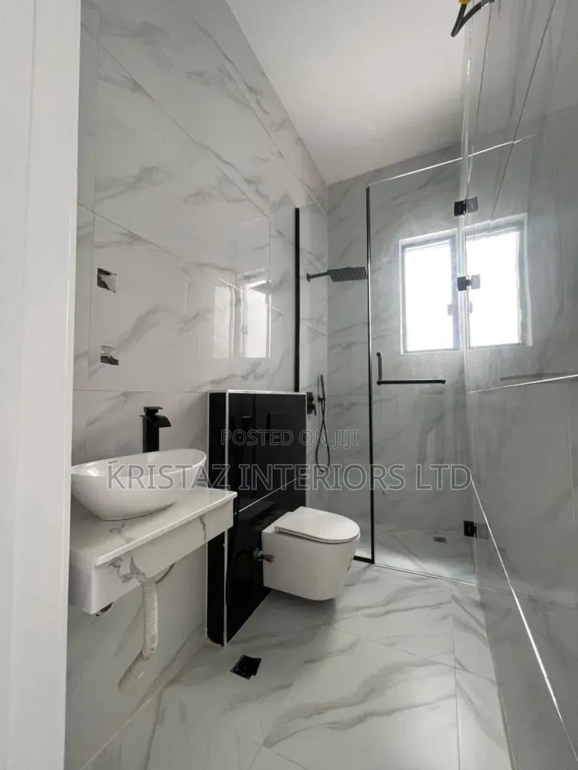 4bdrm Duplex in Chevron for sale in Chevron