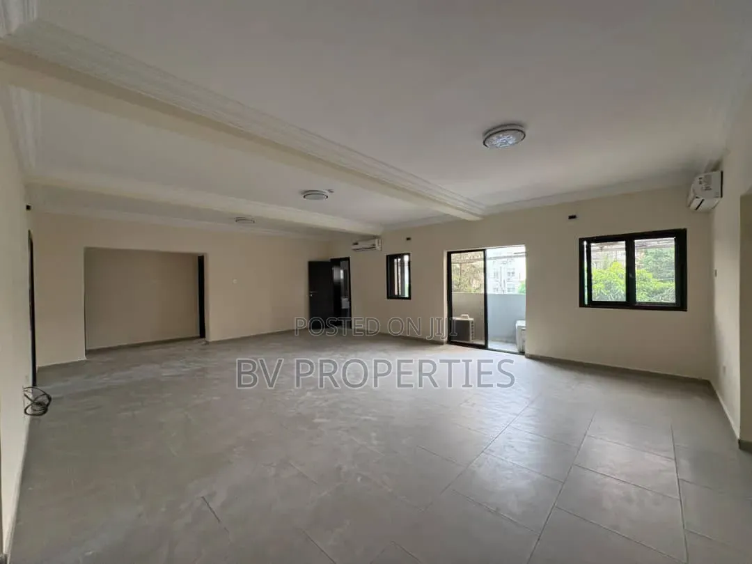 3bdrm Block of Flats in Lekki Phase 1 for rent in Lekki Phase 1