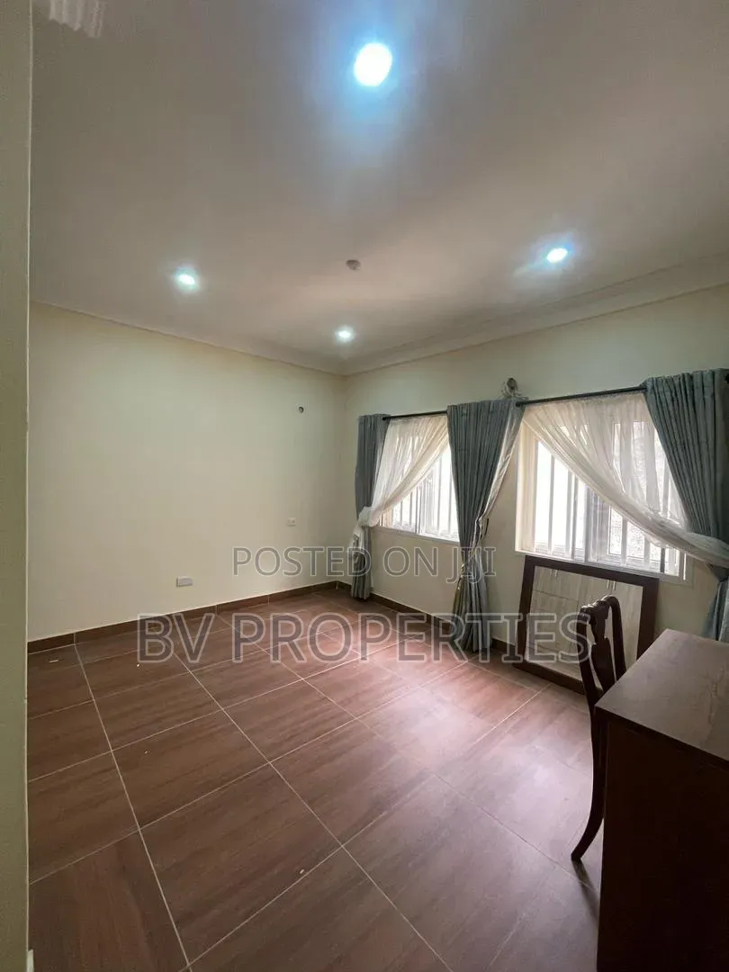 3bdrm Maisonette in Off Alpha Beach, Lekki Phase 2 for rent in Lekki Phase 2