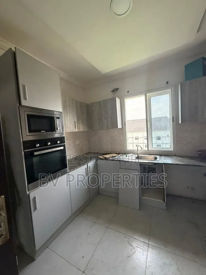 3bdrm Apartment in Oral Estate, Lekki Phase 2 for rent in Lekki Phase 2