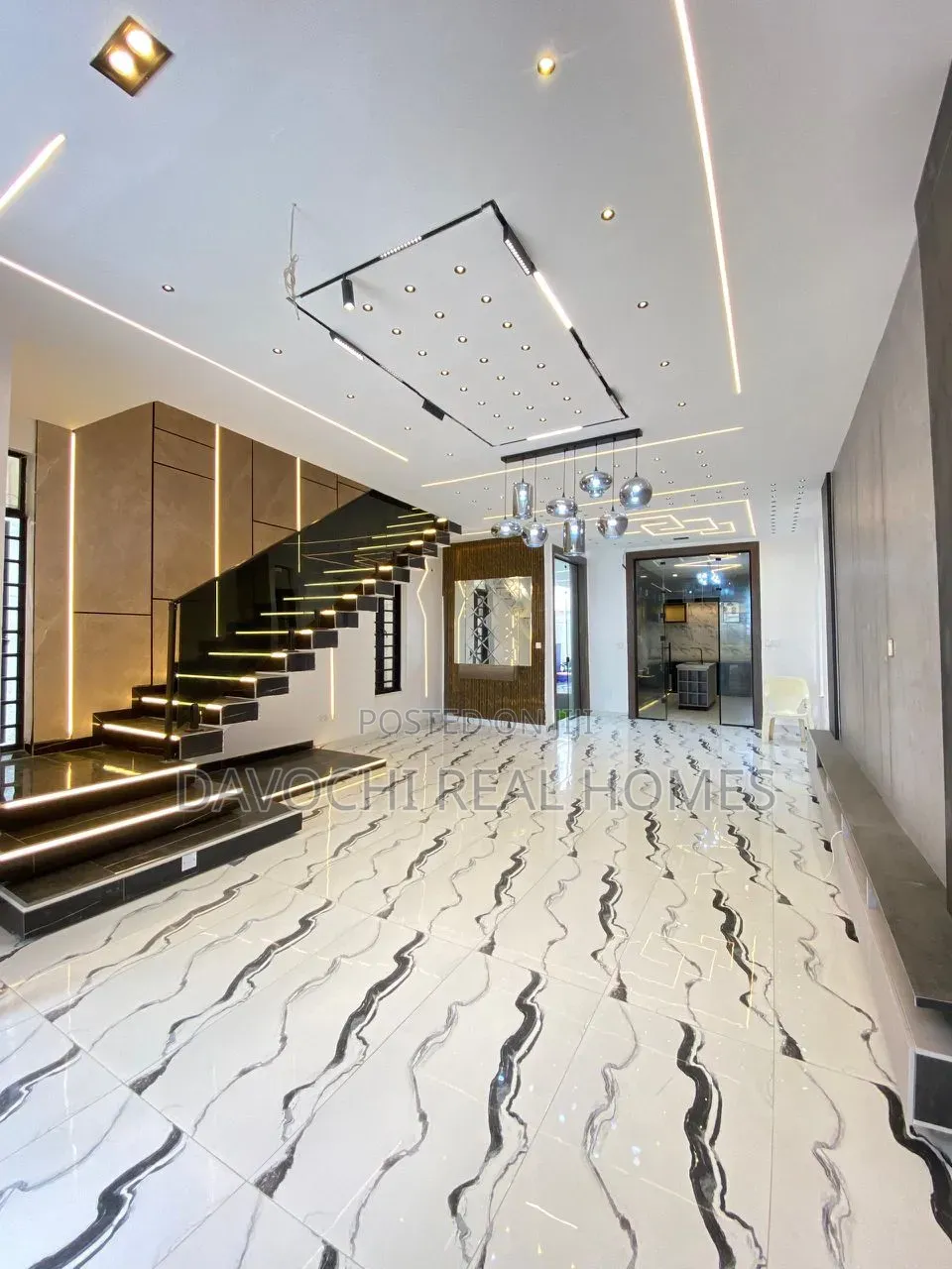 5bdrm Duplex in Ikota for sale in Ikota