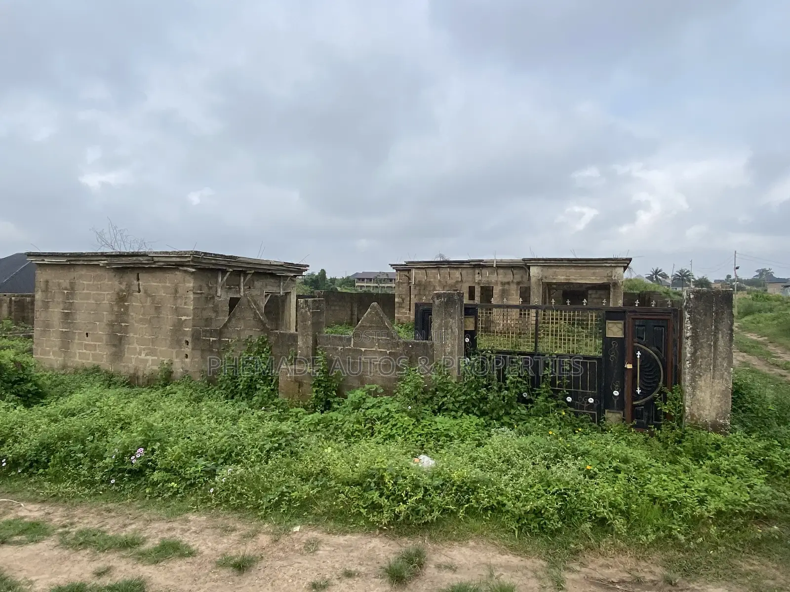 3bdrm Bungalow in Omu, Kokar Road, Osogbo for sale in Osogbo
