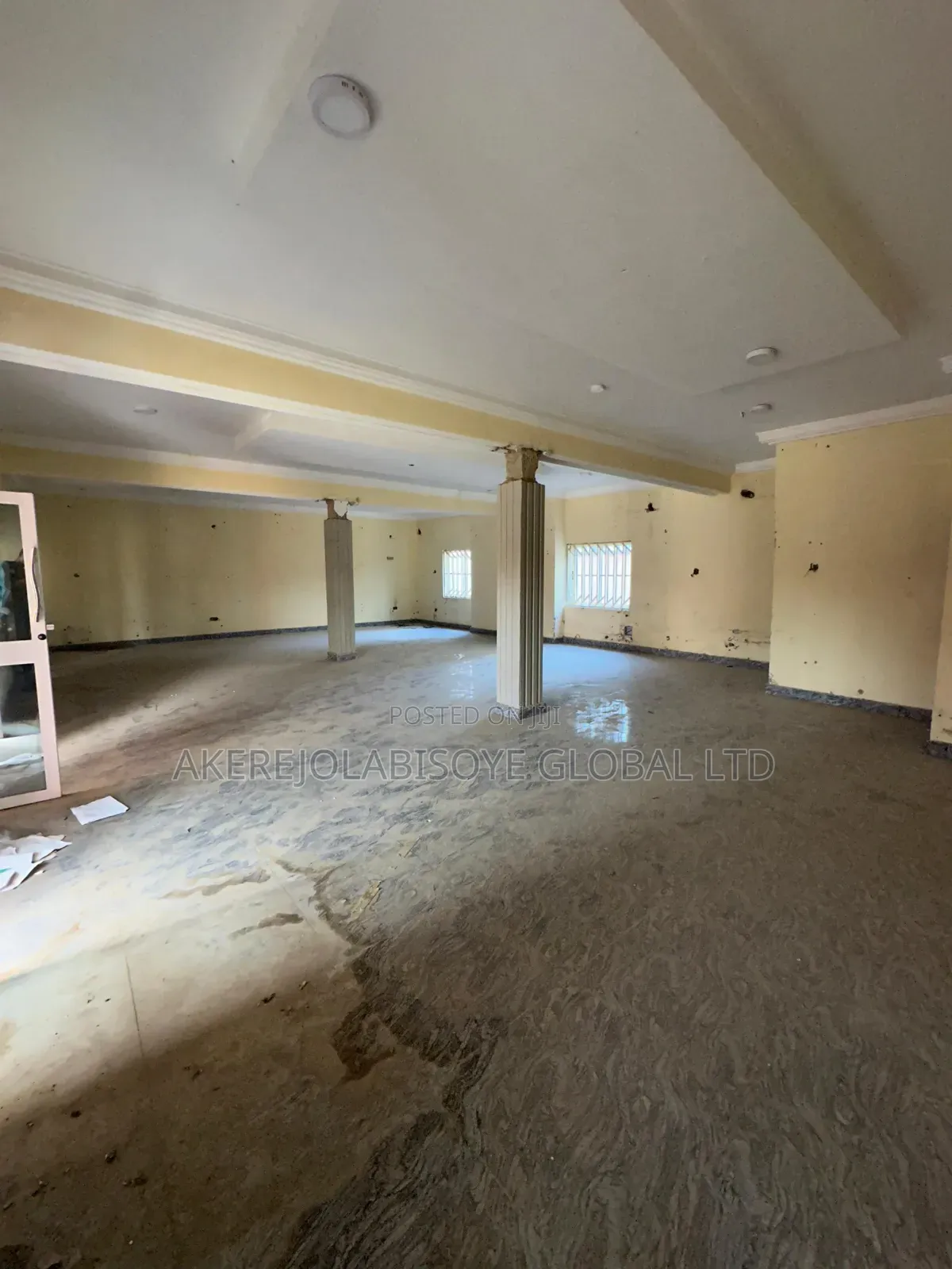 36 Nos Office Space in Zone 5 / Wuse