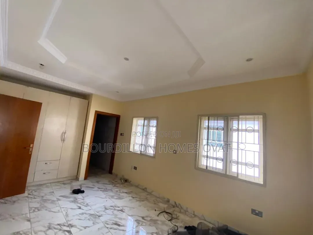 3bdrm Duplex in Ikota Villa Estate for rent in Ikota
