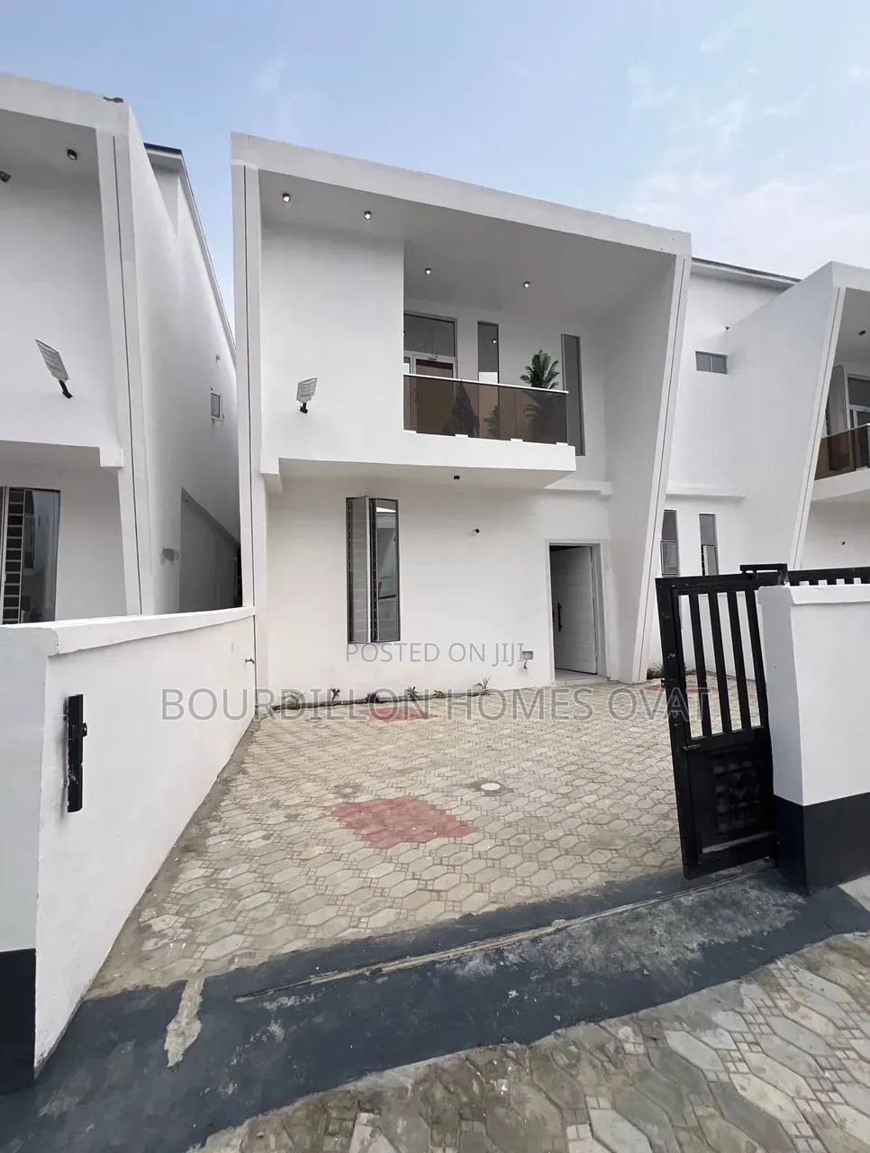 4bdrm Duplex in Ikota Lekki Lagos for rent in Ikota