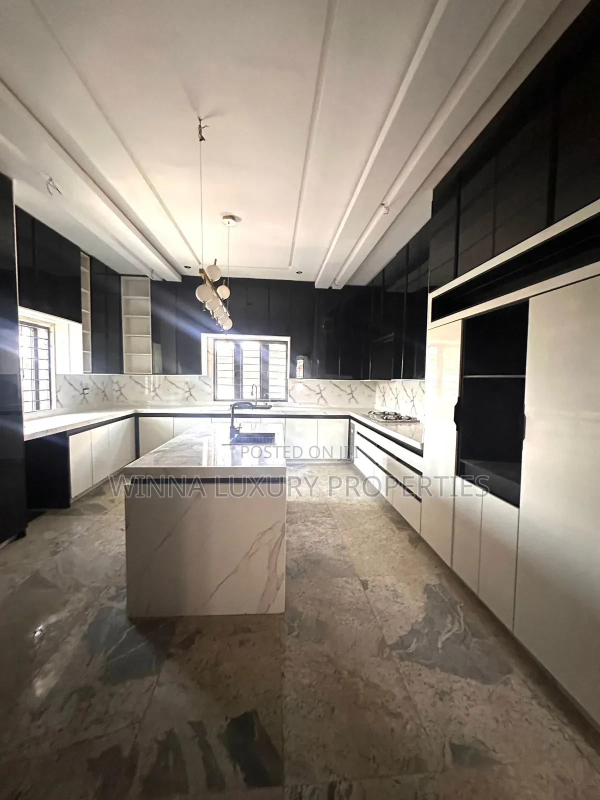6bdrm Duplex in Gwarinpa Main for sale in Gwarinpa