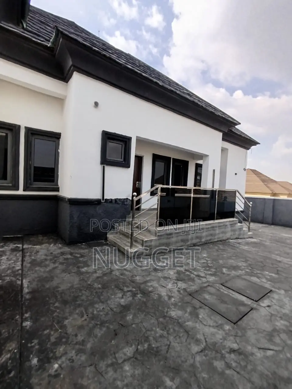 3bdrm Duplex in Nugget, Gwarinpa for sale in Gwarinpa