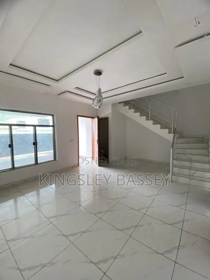 4bdrm Duplex in Ologolo for sale in Ologolo