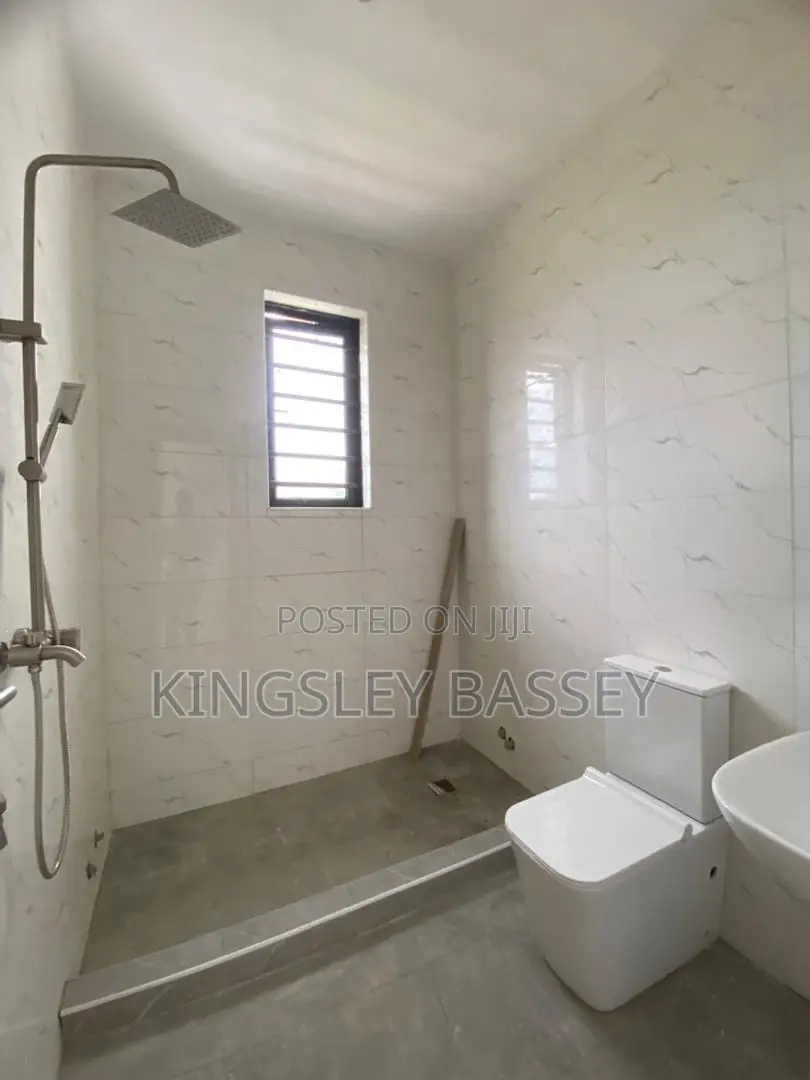 4bdrm Duplex in Ologolo for sale in Ologolo