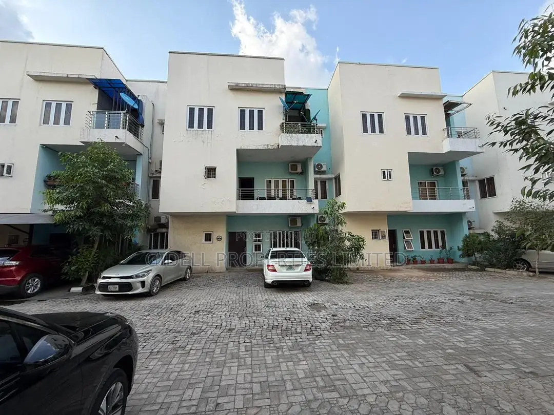 6bdrm Townhouse/Terrace in Wuye for sale in Wuye