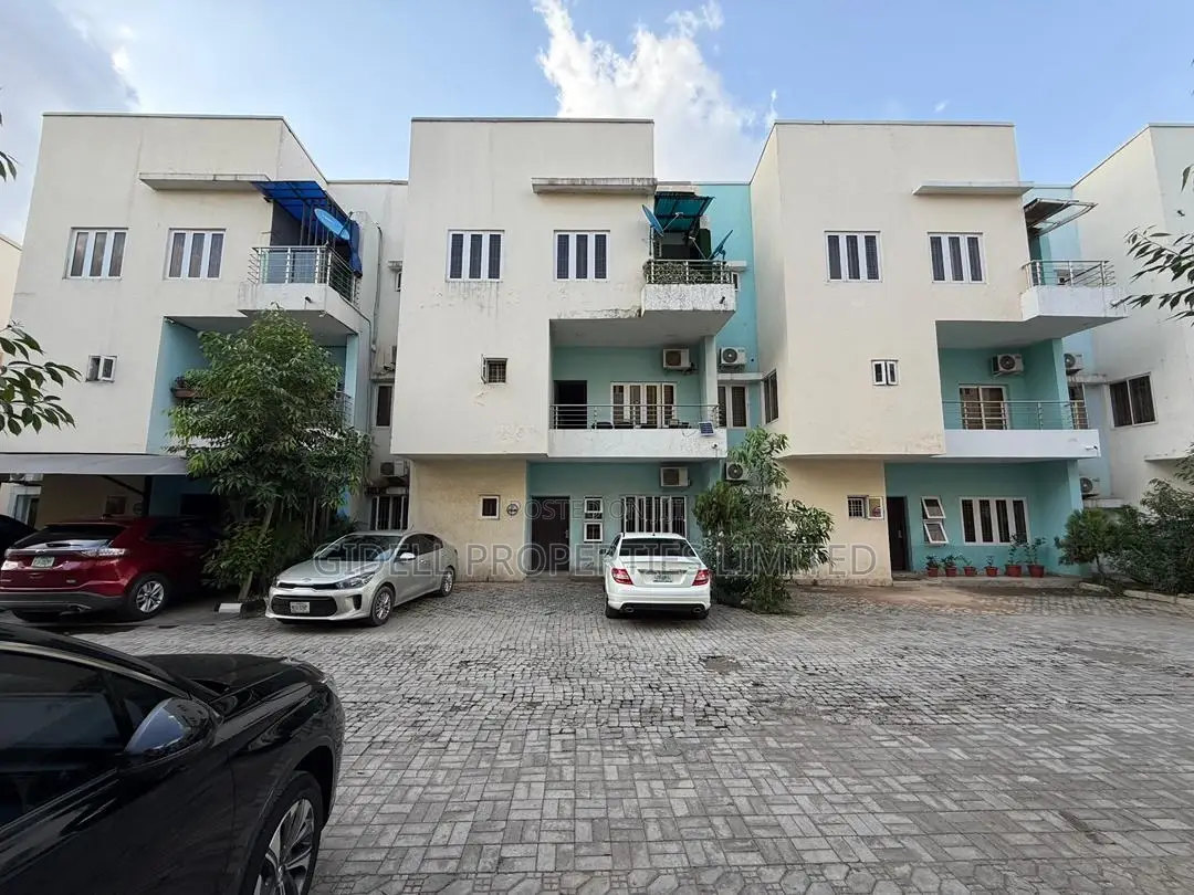 6bdrm Townhouse/Terrace in Wuye for sale in Wuye