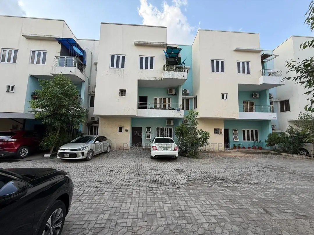 6bdrm Townhouse/Terrace in Wuye for sale in Wuye