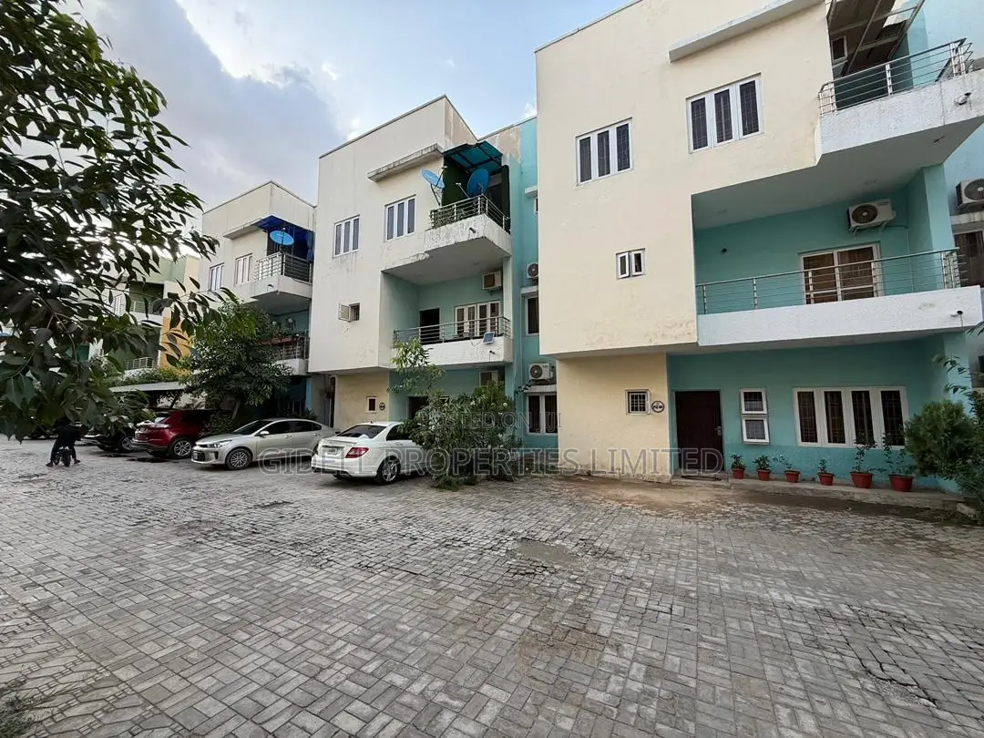 6bdrm Townhouse/Terrace in Wuye for sale in Wuye