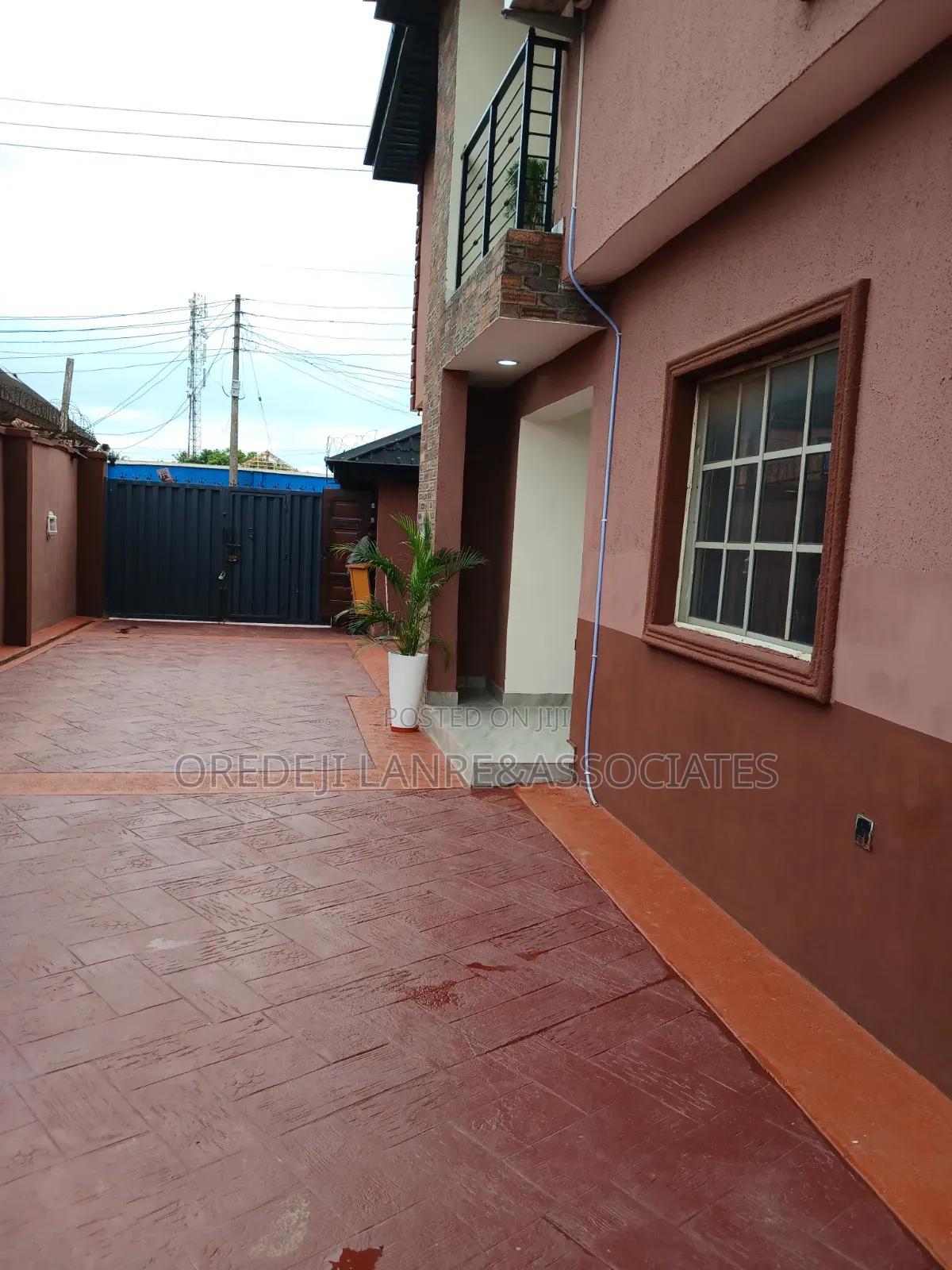 5 Units Of Tastefully Fully Furnished 3bedrms Available For Short Let in Alakuko