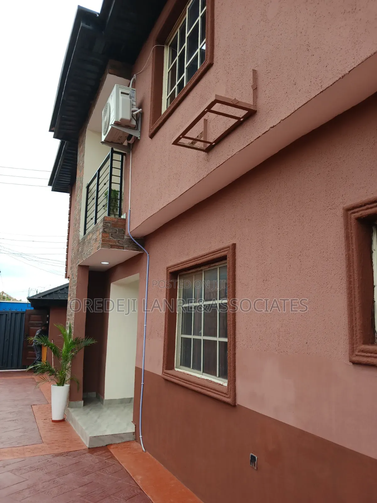 5 Units Of Tastefully Fully Furnished 3bedrms Available For Short Let in Alakuko