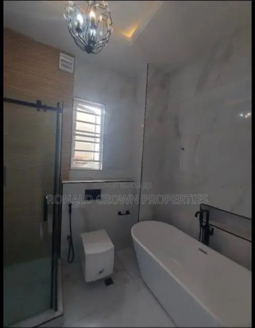 5bdrm Duplex in Omole Phase 1 for sale in Omole Phase 1
