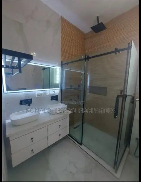 5bdrm Duplex in Omole Phase 1 for sale in Omole Phase 1