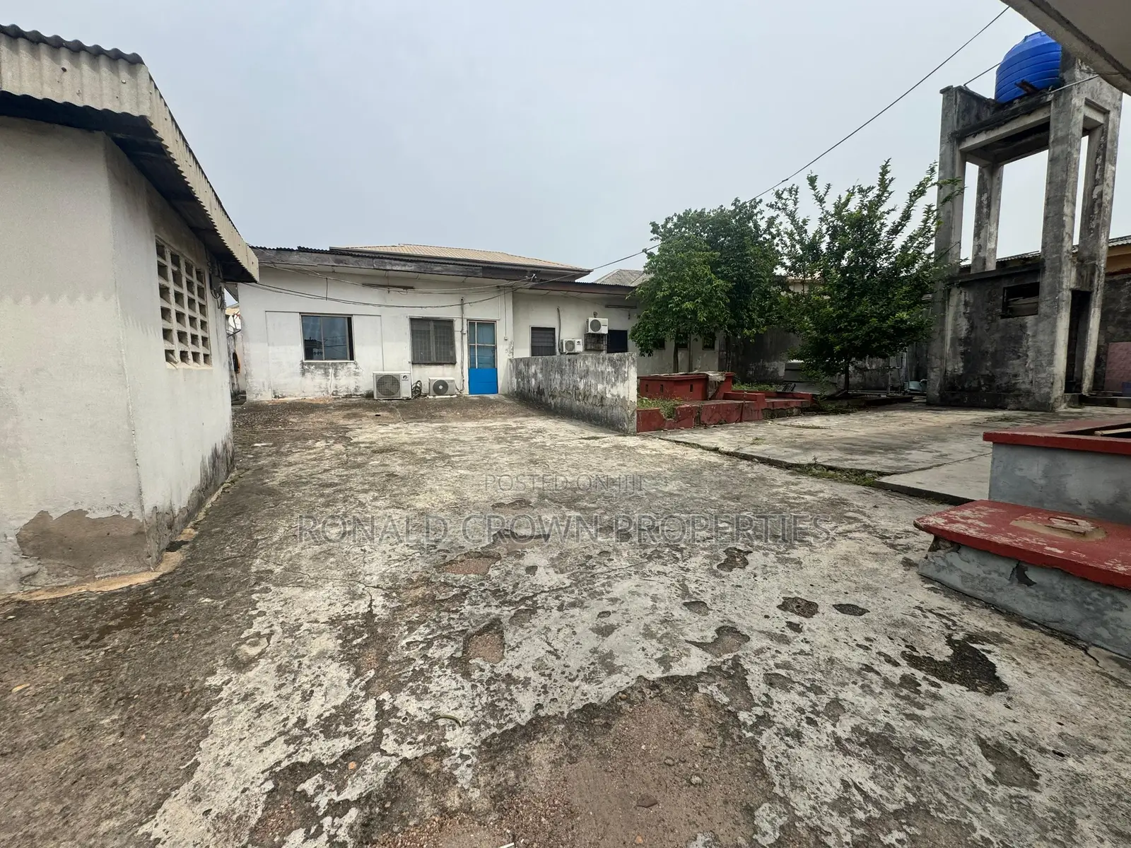 Land Measuring 1000sqm With Demolishable Building at Ikeja in Adeniyi Jones