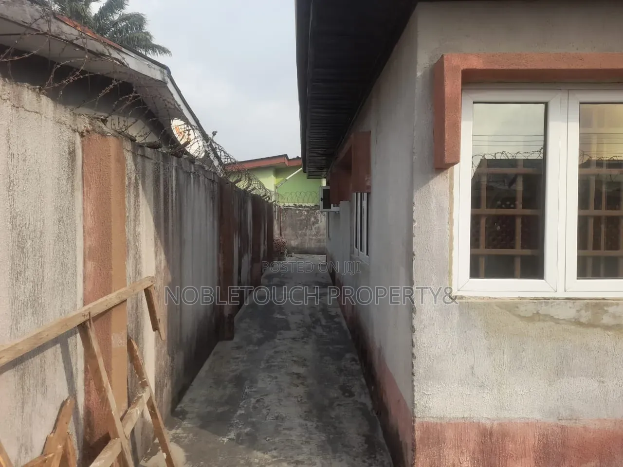 4bdrm Bungalow in Lekki Ajah Lagos, Abraham Adesanya Estate for sale in Abraham Adesanya Estate