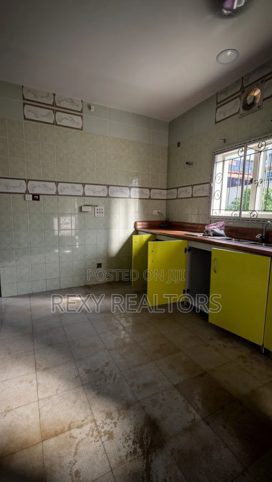 3bdrm Apartment in Eliozu for rent in Eliozu