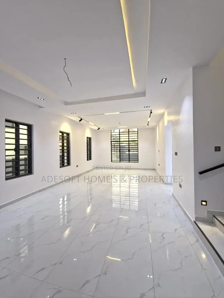 4bdrm Duplex in Carlton Gate Estate, Akobo for sale in Akobo