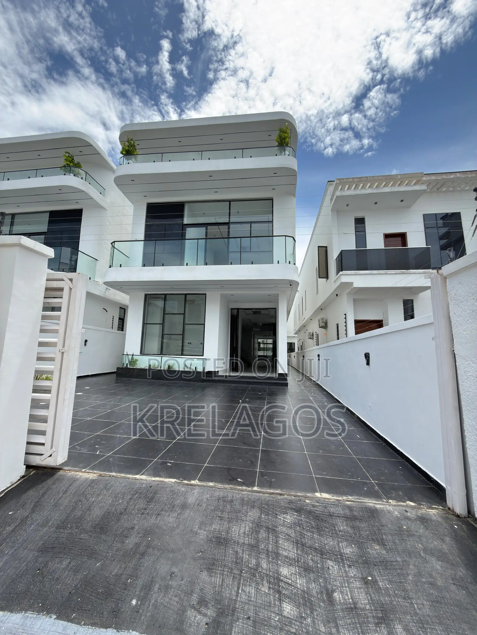 5bdrm House in Orchid, Chevron for sale in Chevron
