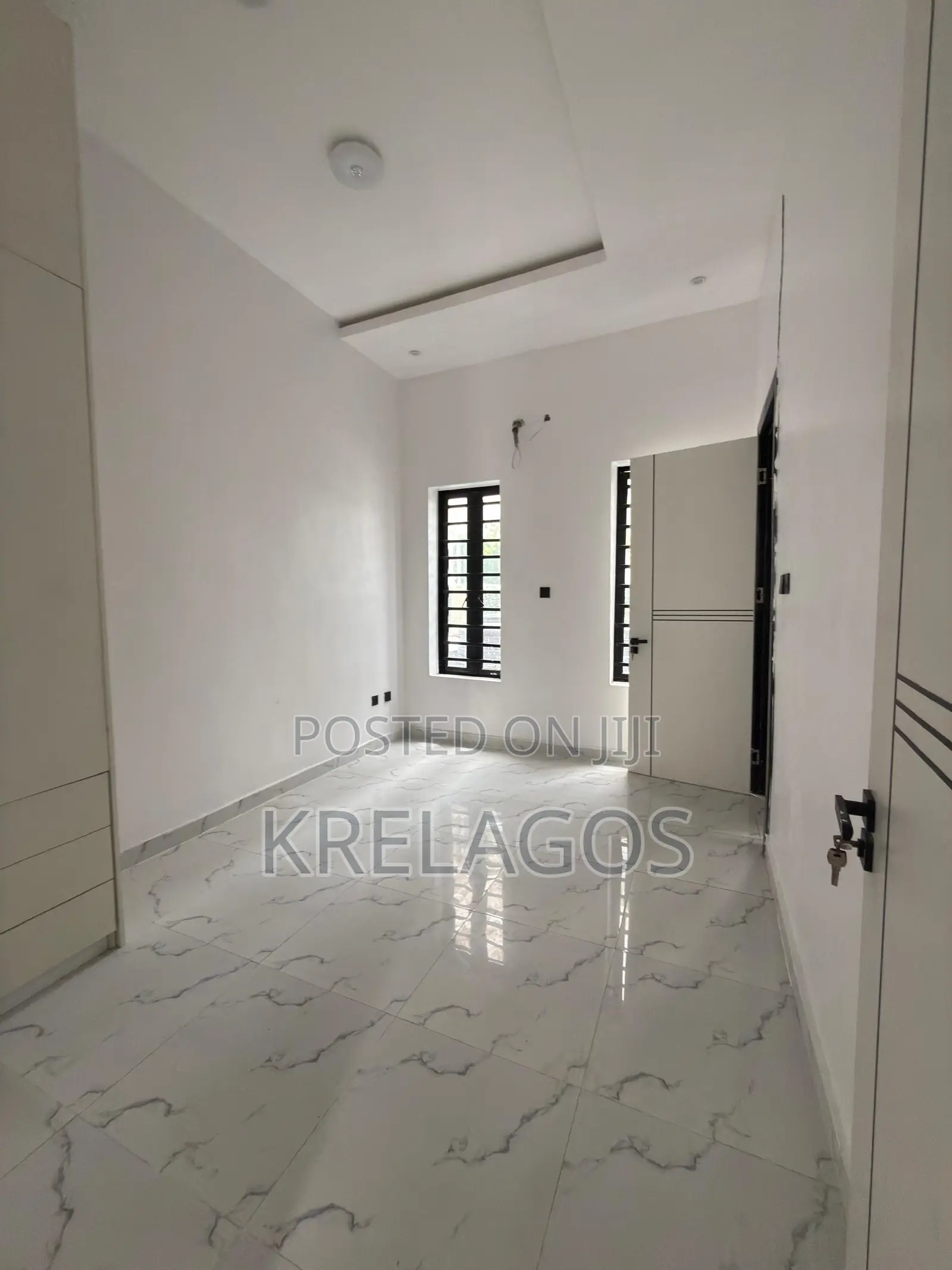 4bdrm Duplex in Orchid, Chevron for rent in Chevron