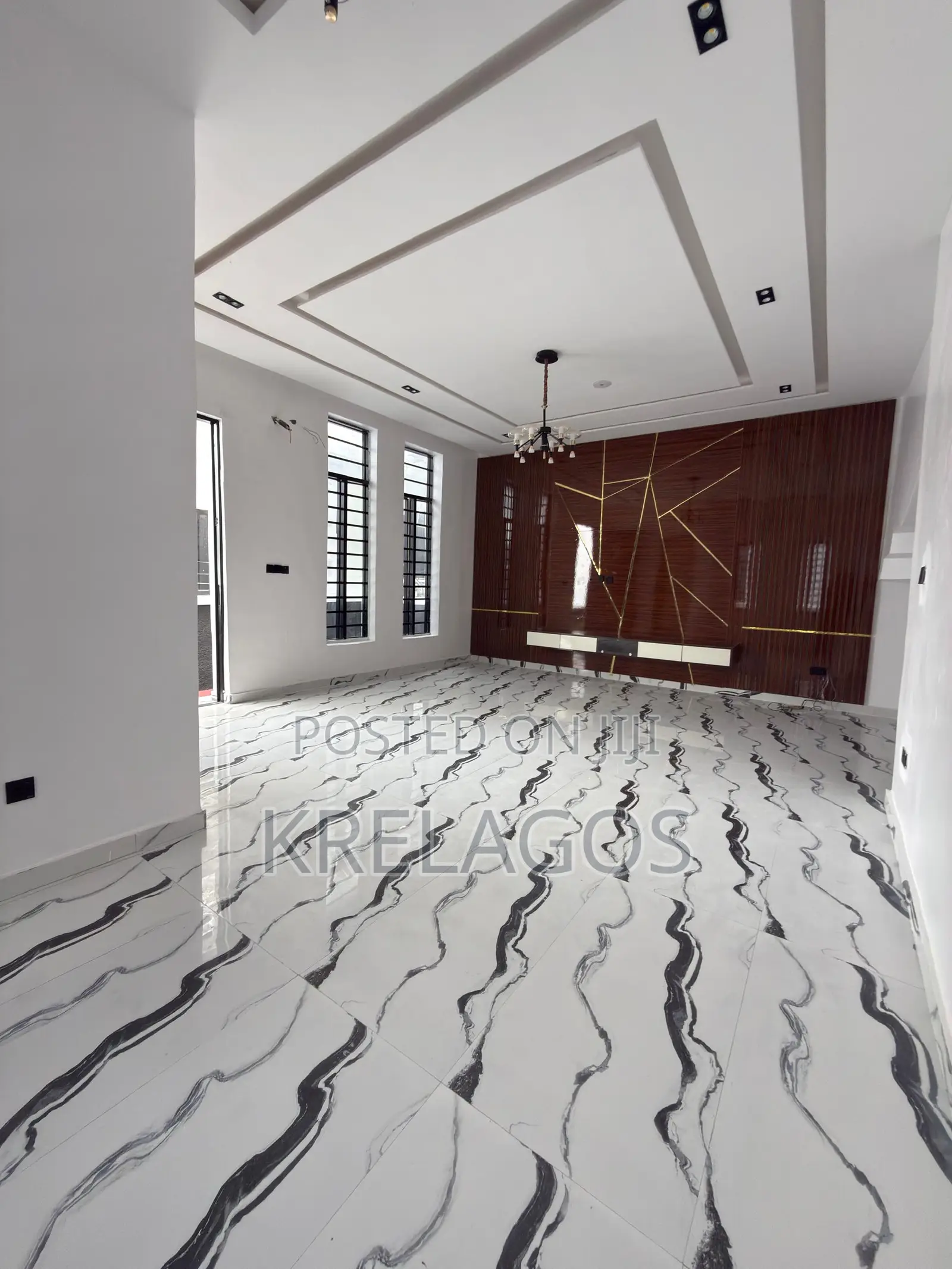 4bdrm Duplex in Orchid, Chevron for rent in Chevron